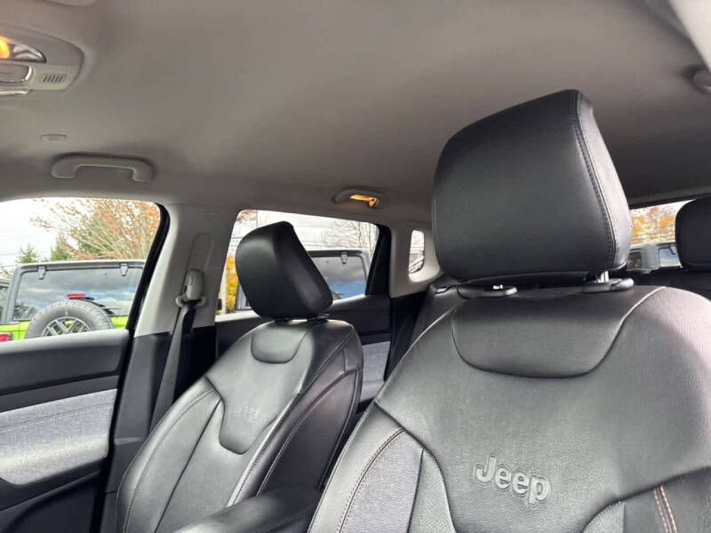 2022 Jeep Compass Latitude Lux