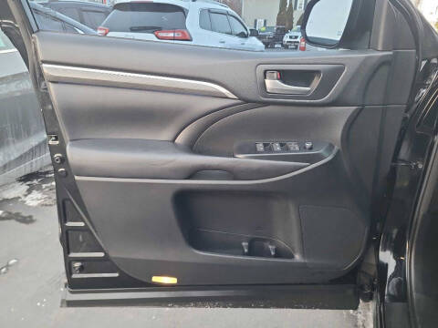 2018 Toyota Highlander SE