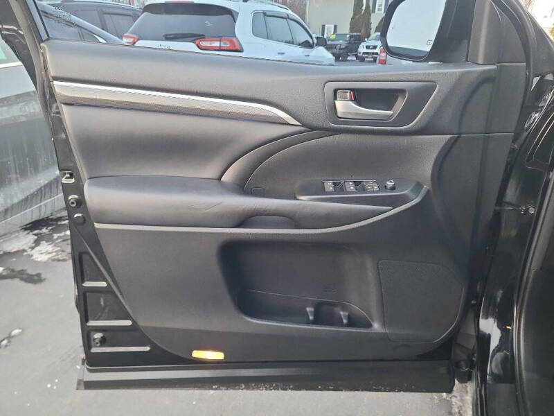 2018 Toyota Highlander SE