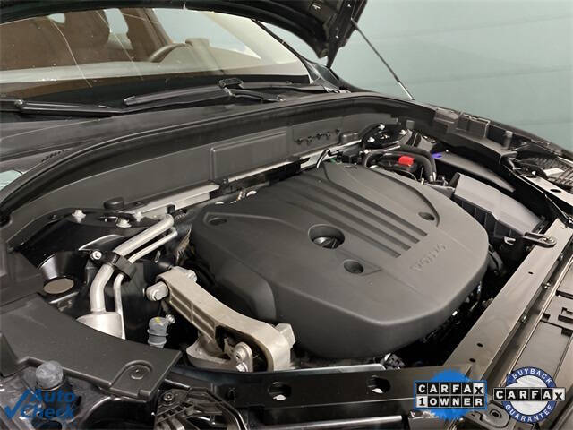 2025 Volvo XC60 B5 Plus Dark Theme