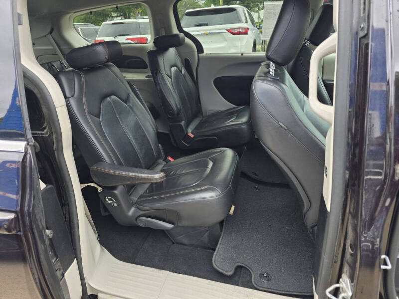 2017 Chrysler Pacifica Touring Plus