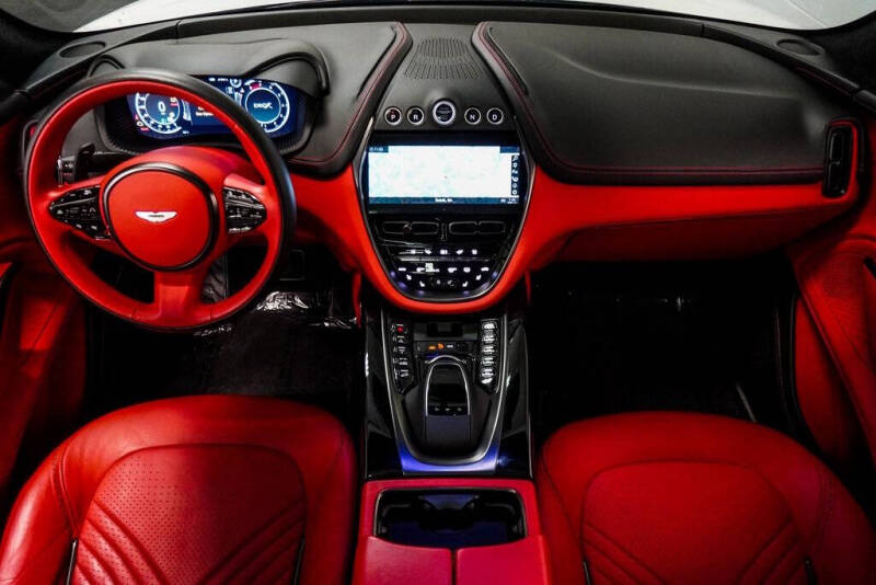 2021 Aston Martin DBX