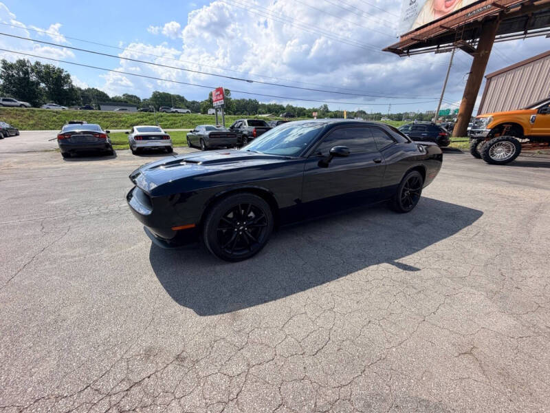 2017 Dodge Challenger SXT Plus