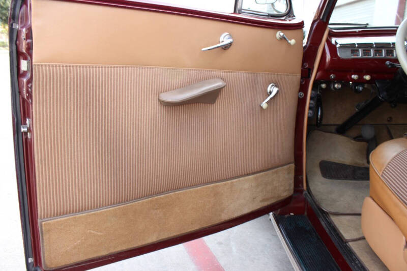 1946 Ford Super Deluxe