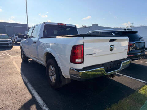 2017 RAM 1500 SLT