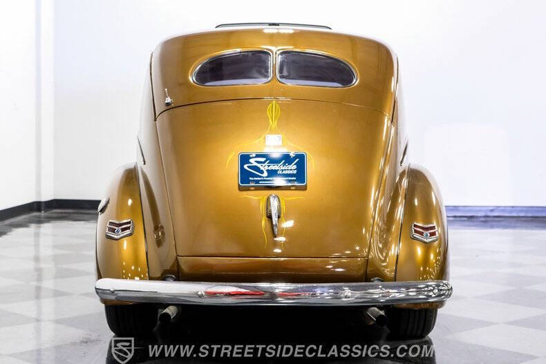 1940 Ford Deluxe