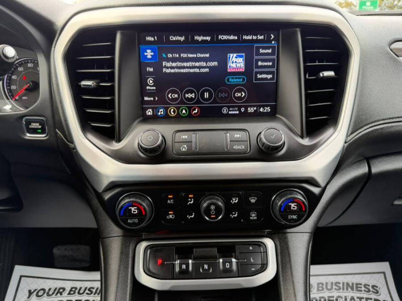 2023 GMC Acadia SLT