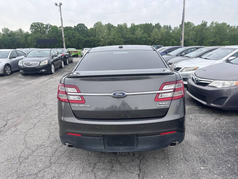 2016 Ford Taurus SEL
