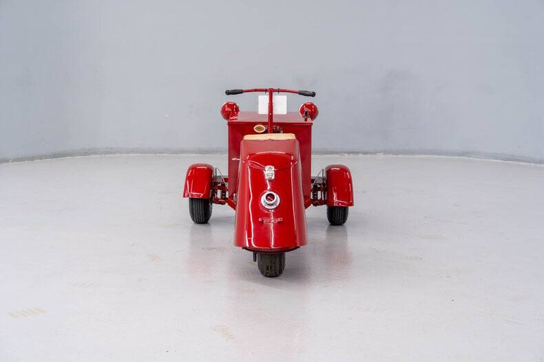 1948 Cushman Model 59 Package Car