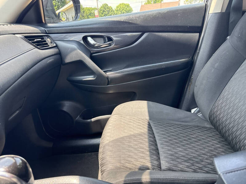 2017 Nissan Rogue SV