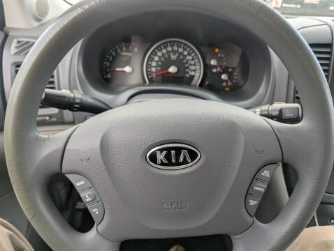 2011 Kia Sedona LX