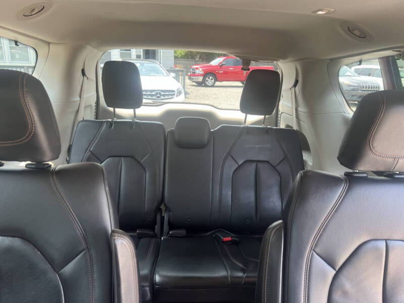 2017 Chrysler Pacifica Touring-L