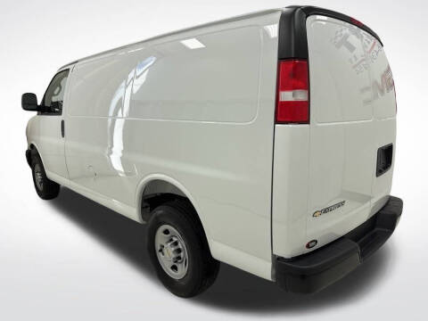2025 Chevrolet Express 2500