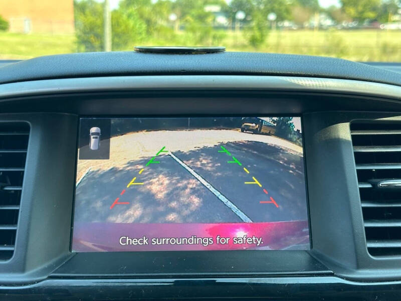 2017 Nissan Pathfinder SV