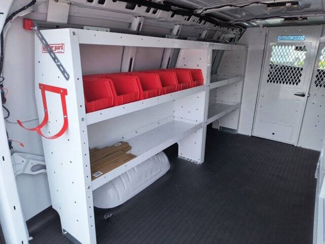 2025 Chevrolet Express 3500