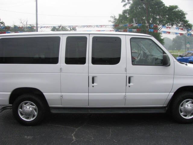 2010 Ford E-Series E-350 SD XLT