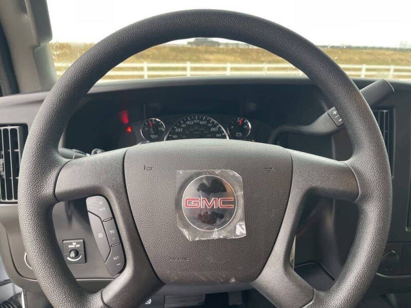 2025 GMC Savana 3500