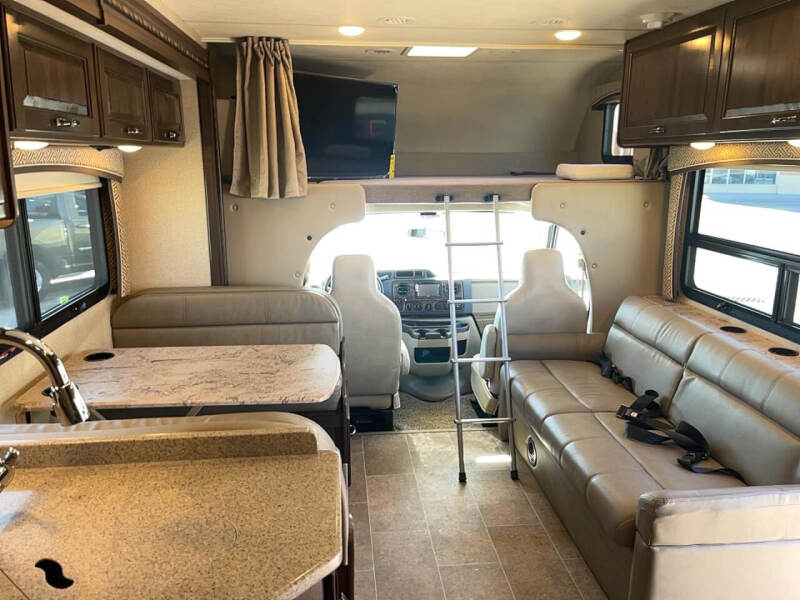 2017 Ford E-Series E-450 SD