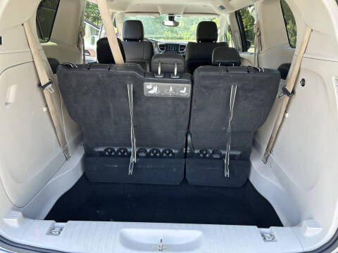 2017 Chrysler Pacifica Touring-L