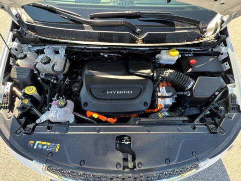 2024 Chrysler Pacifica Plug-In Hybrid Select