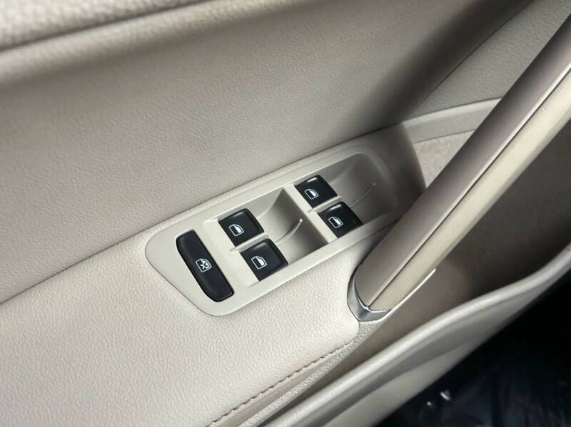 2015 Volkswagen Golf TSI S