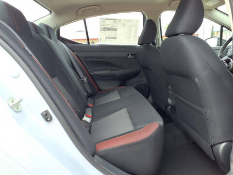 2025 Nissan Versa SR