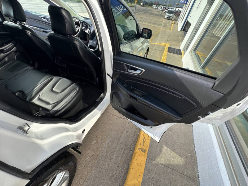 2021 Ford Edge Titanium