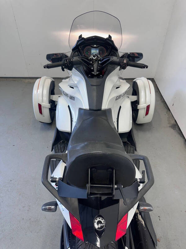 2014 Can-Am Spyder ST-S SE5
