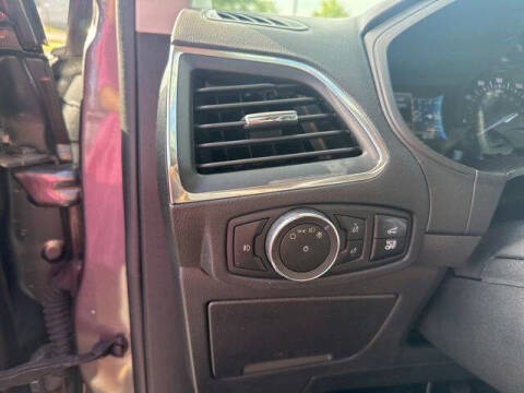 2024 Ford Edge Titanium