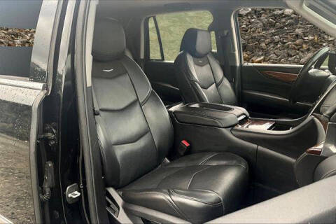 2017 Cadillac Escalade Standard