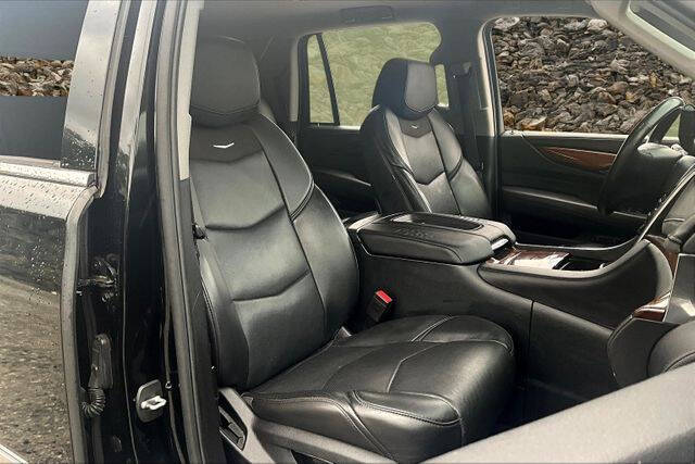 2017 Cadillac Escalade Standard