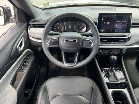 2023 Jeep Compass Latitude Lux