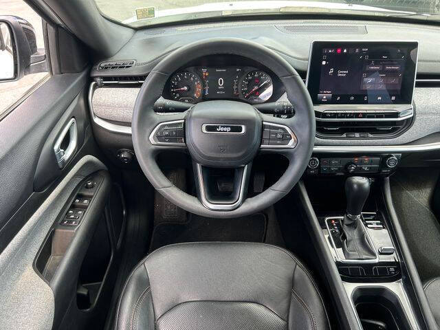 2023 Jeep Compass Latitude Lux