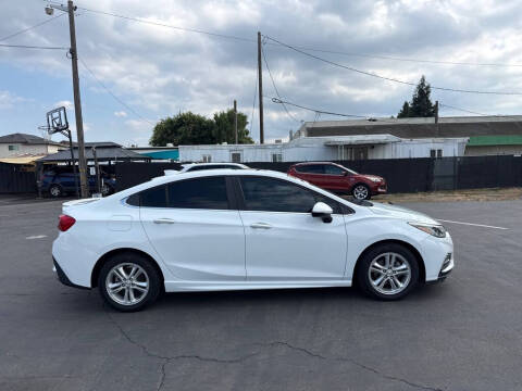 2017 Chevrolet Cruze LT Auto