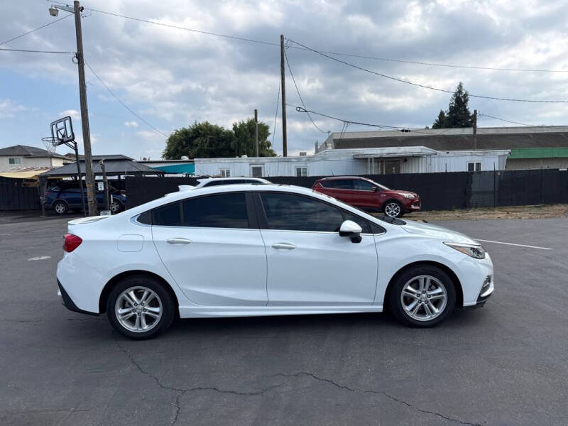2017 Chevrolet Cruze LT Auto