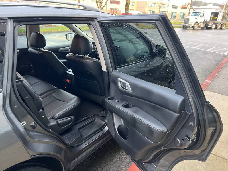 2019 Nissan Pathfinder SL