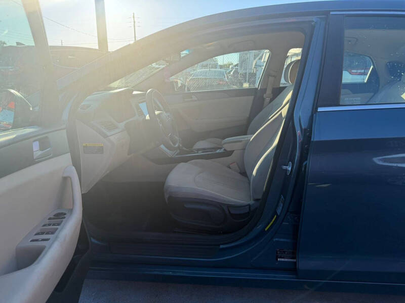 2016 Hyundai Sonata SE