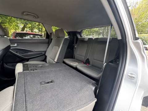 2017 Hyundai Santa Fe SE