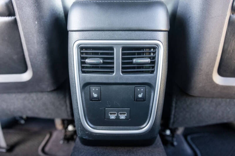 2017 Chrysler 300 C Platinum