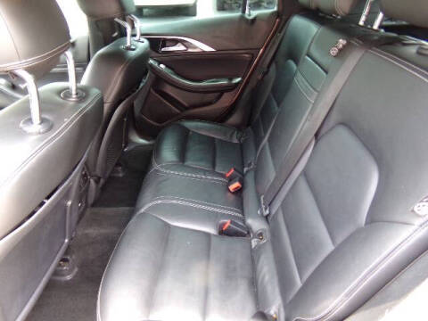 2017 Infiniti QX30 Luxury