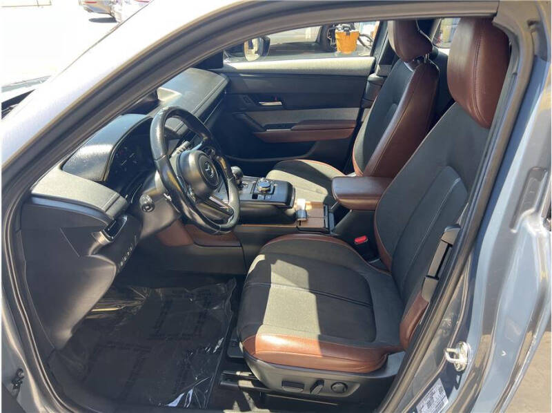 2022 Mazda MX-30 EV Premium Plus