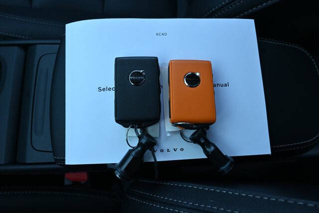 2025 Volvo XC40 B5 Core Bright Theme