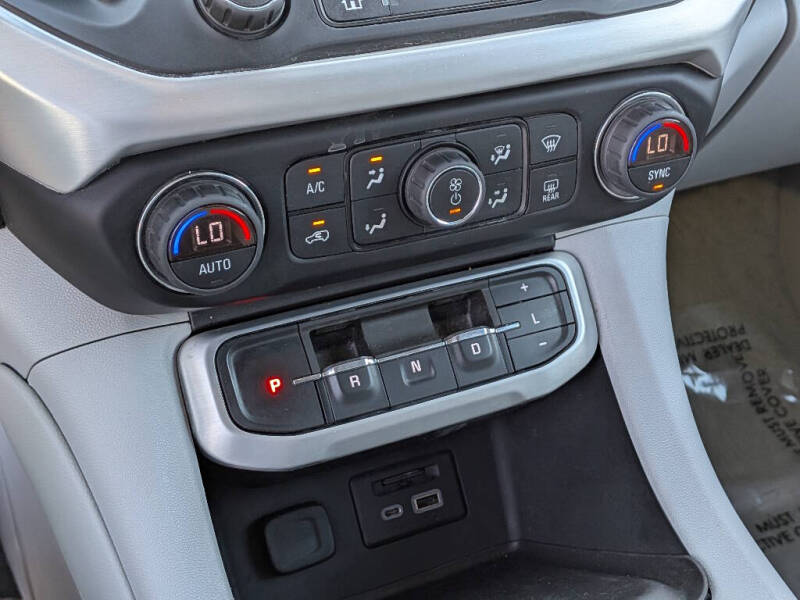 2021 GMC Acadia SLT