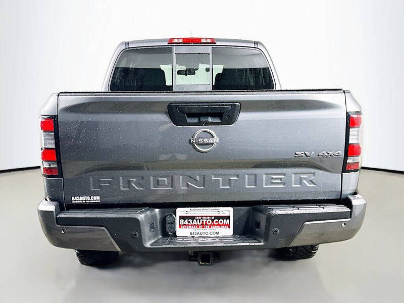 2022 Nissan Frontier SV