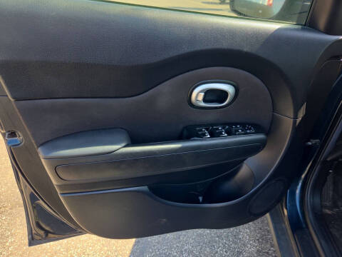 2017 Kia Soul +