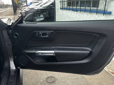 2016 Ford Mustang V6