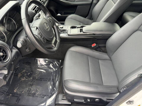 2024 Lexus IS 300