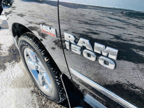 2017 RAM 1500 SLT