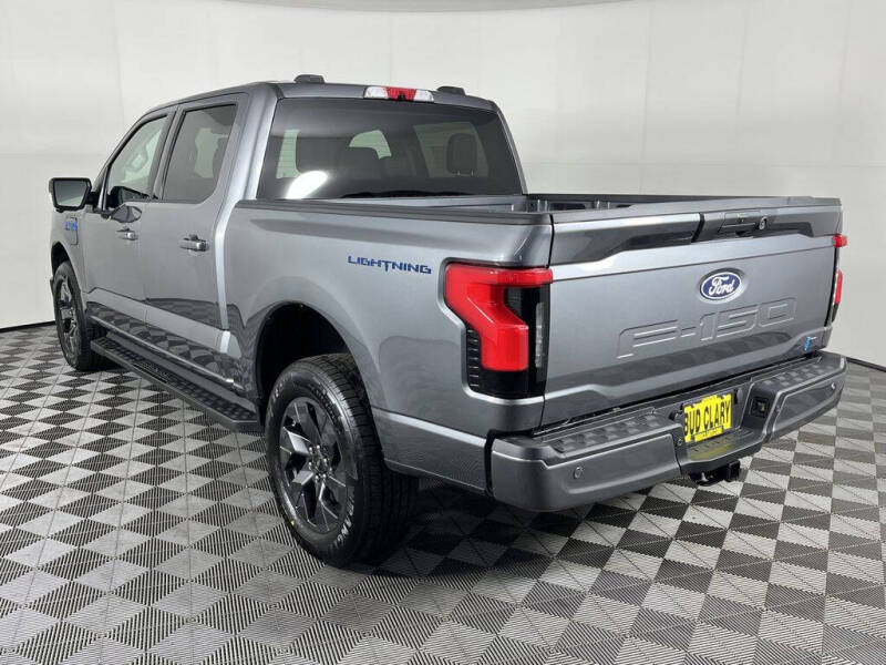 2025 Ford F-150 Lightning Flash