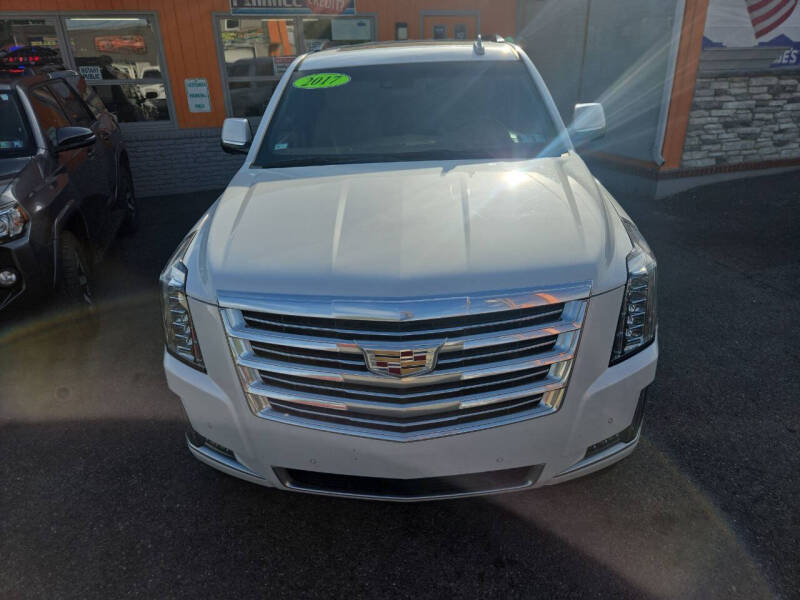 2017 Cadillac Escalade Platinum